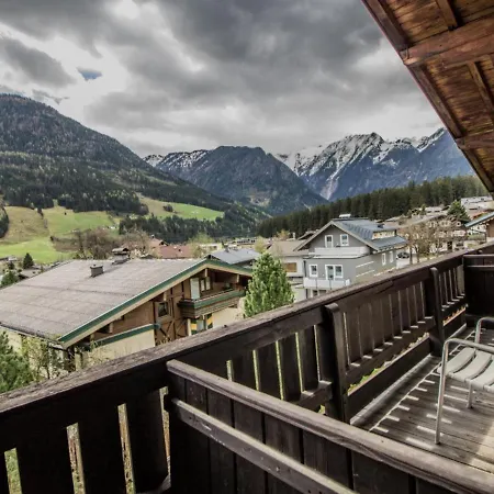 펜션 Majestic In With Balcony Neukirchen am Großvenediger